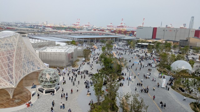 その上から会場を観る